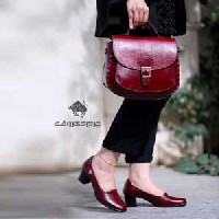 کیف دوشی دستی مدل هلنا رنگ زرشکی